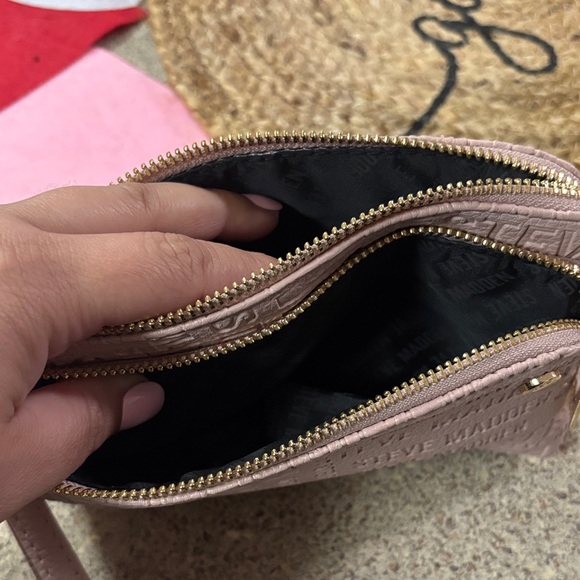 Steve Madden Blush Embossed Wristlet - Picture 2 of 2